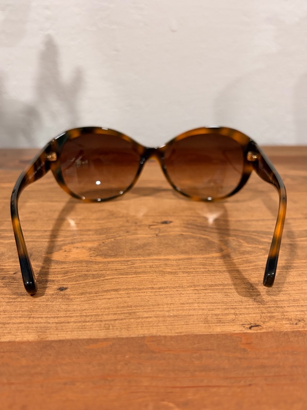 Coach Women's Tortoiseshell Sunglasses with Brown Gradient Lenses - Picture 2 of 6